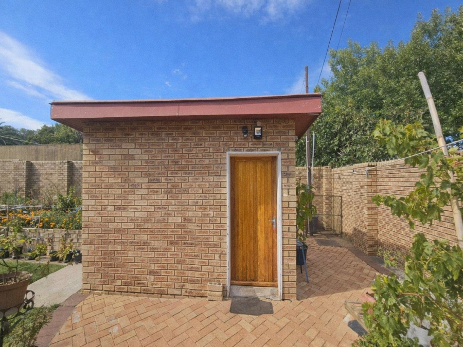 4 Bedroom Property for Sale in Ladybrand Free State